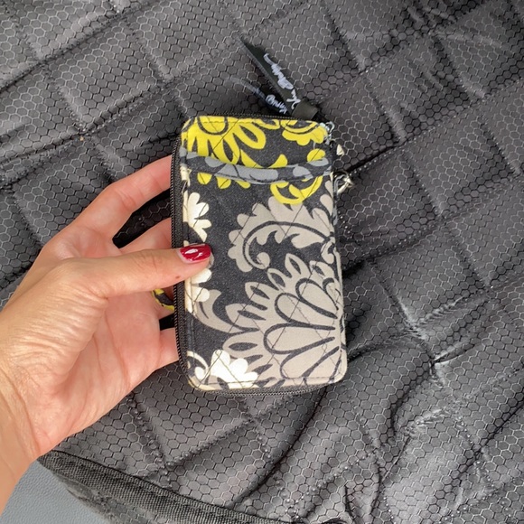 6 piece Vera Bradley set . - Picture 5 of 13